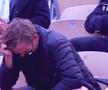 În debutul setului secund, Collins s-a îndreptat către Tom Couch, iubitul și preparatorul ei fizic, și i-a cerut să părăsească scaunul pe care stătea în tribunele arenei Philippe Chatrier: „Stai într-un loc diferit. Sunt distrasă!”.