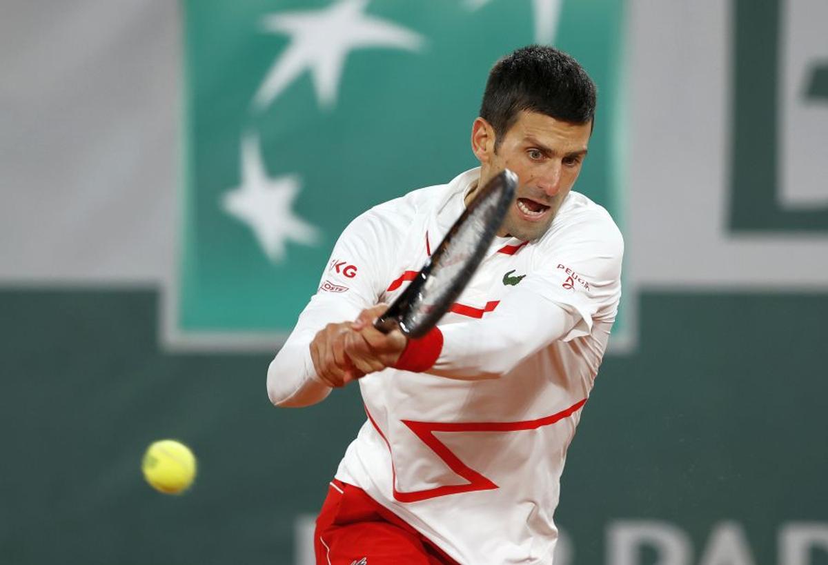 Roland Garros. Novak Djokovic, victorie cu mari emoții » A trecut peste accidentarea din primul set și s-a calificat în semifinale. Cine ia trofeul?