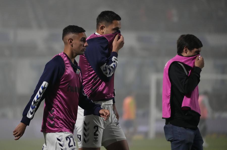 Foto: Imago Images Tragedie în Argentina! Un suporter și-a pierdut viața în incidentele de la Gimnasia - Boca Juniors. Partida a fost abandonată