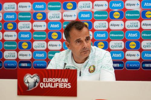 Carlos ALos Ferrer, selecționrul naționalei de fotbal a Belarusului FOTO: ABFF