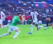 Giroud blocându-l pe Pușcaș în minutul 104