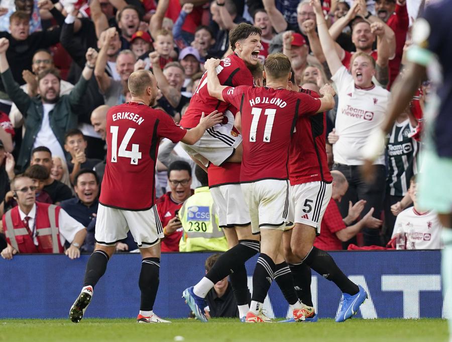Manchester United - Brentford 2-1. McTominay întoarce incredibil scorul în prelungiri, după o nouă gafă a lui Onana Manchester United încearcă să-l readucă pe favoritul fanilor » Jucătorul operat pe cord are probleme la club!