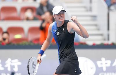 Iga Swiatek, în finală la Beijing. A oprit-o pe Coco Gauff la 16 victorii consecutive