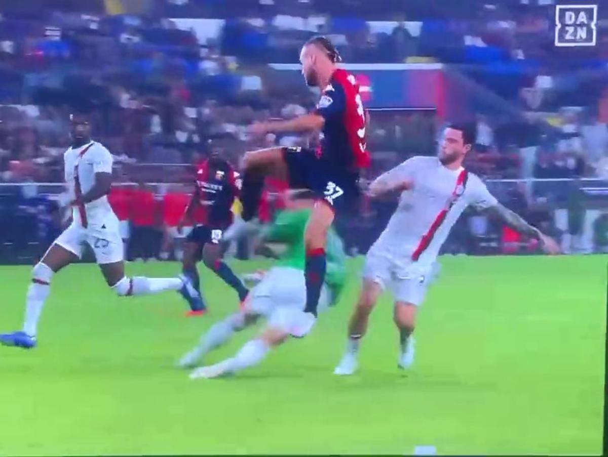 Drăgușin și Pușcaș, implicați în cel mai nebun meci al sezonului! Cu ambii portari eliminați, Giroud l-a blocat fantastic pe atacantul „tricolor” » Era minutul 104