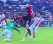 Giroud blocându-l pe Pușcaș în minutul 104