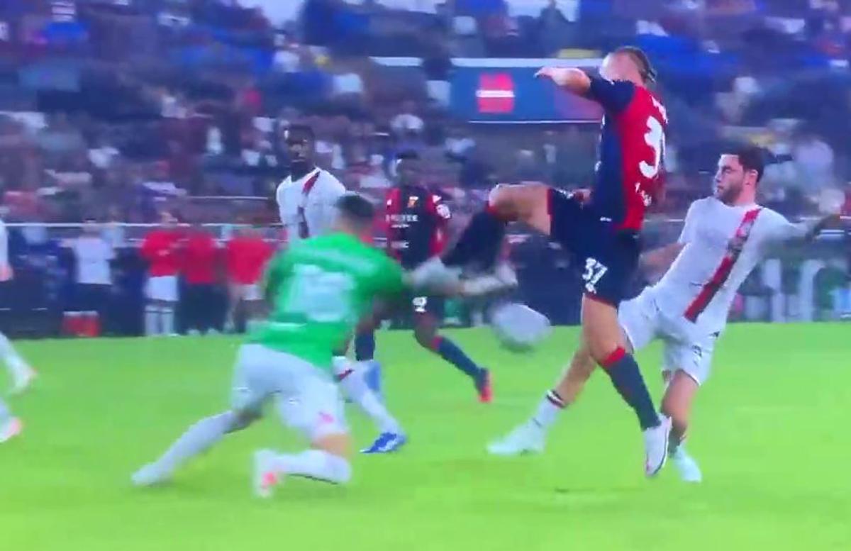 Drăgușin și Pușcaș, implicați în cel mai nebun meci al sezonului! Cu ambii portari eliminați, Giroud l-a blocat fantastic pe atacantul „tricolor” » Era minutul 104