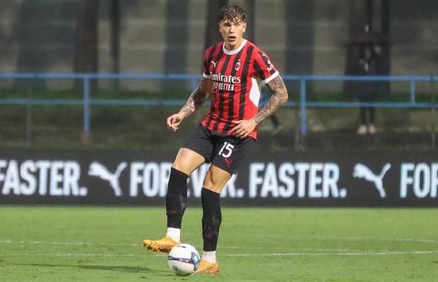 Fundașul care nu vrea să mai audă de România, chemat la prima echipă a lui AC Milan de către Paulo Fonseca