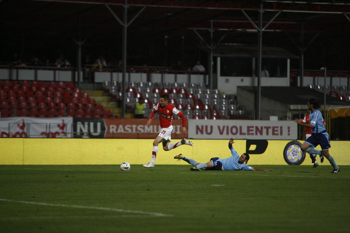 „Mai întâi a ieșit burta din avion. După, Jardel” » A înfruntat marele Inter la Brașov, a fost dorit de Dinamo sau Rapid și a trăit un episod halucinant: „Antrenorul a venit cu 3-4 plicuri în vestiar”