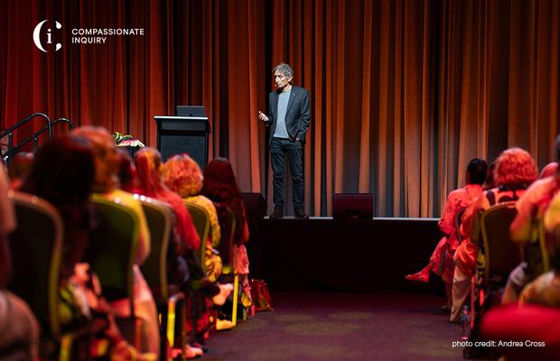 ReConnect 2025: Evenimentul care schimbă perspectiva asupra dependențelor, cu Dr. Gabor Maté la București