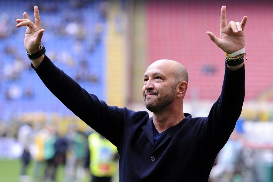 Walter Zenga a venit prima oară în România la FC Național, în 2002 Zenga i-a șocat pe italieni cu ultima apariție la TV! » „Sosit după o nuntă unde s-au consumat prea multe băuturi”