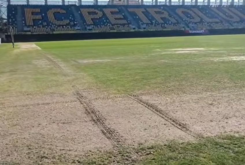 Gazonul de pe „Ilie Oană”, cu 10 zile înainte de Petrolul - Sepsi