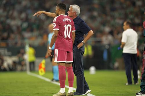 Scandal la micul dejun! Mourinho l-ar fi înjurat pe Mbappe, apoi a trecut la amenințări: „Aici nu te tolerez” // foto: Imago