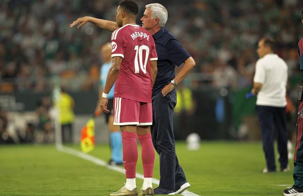 Scandal la micul dejun! Mourinho l-ar fi înjurat pe Mbappe, apoi a trecut la amenințări: „Aici nu te tolerez”