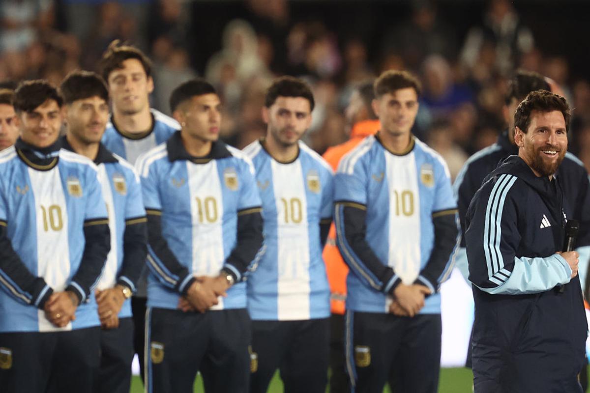 Leo Messi, așa cum nu l-ai văzut niciodată » Vizibil emoționat la ultimul meci pentru Argentina: „Nu vreau să părăsesc terenul. Vă iubesc!”