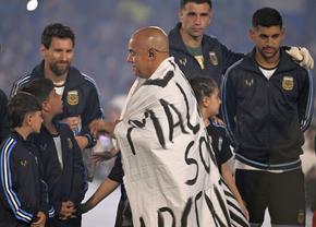 Bannerul interzis care a reapărut la despărțirea lui Messi! Leo n-a mai putut cânta imnul și a izbucnit în lacrimi