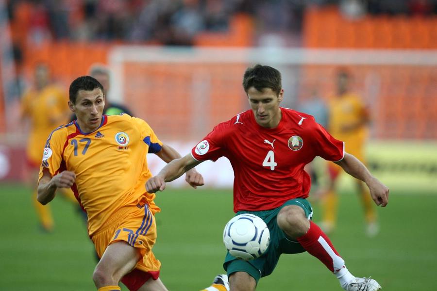 Sergiu Radu (stânga) are un singur joc la echipa națională, victoria cu Belarus (3-1) din 2007, contând pentru calificările Euro 2008, foto: arhivă GSP Atacantul cu zeci de apariții în Bundesliga DESFIINȚEAZĂ strategia lui Hagi: „Catastrofală! Știți ce ne-a omorât?”