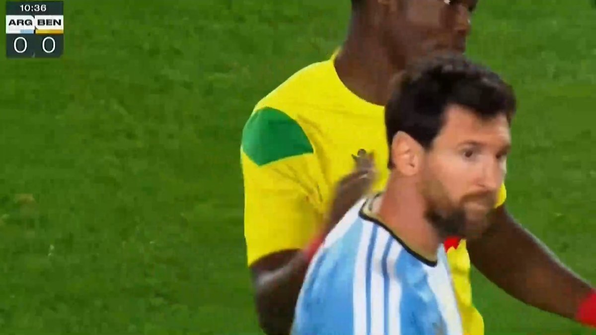 Moment neașteptat în minutul 10: Lionel Messi, surprins pe teren la retragerea din naționala Argentinei