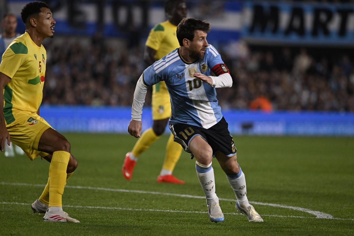 Superliga, reprezentată la retragerea lui Messi » Un jucător din campionatul nostru și un fost petrolist au evoluat pe „El Monumental”