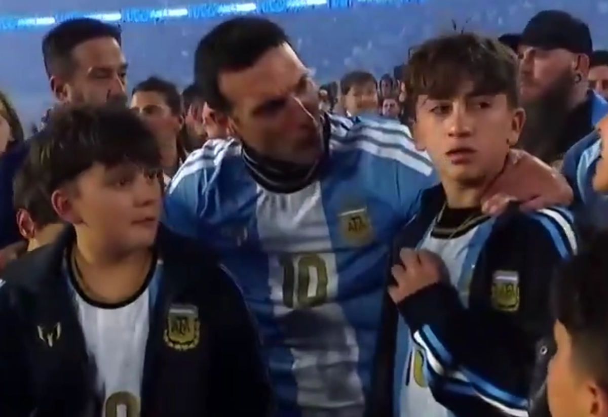 Leo Messi, așa cum nu l-ai văzut niciodată » Vizibil emoționat la ultimul meci pentru Argentina: „Nu vreau să părăsesc terenul. Vă iubesc!”