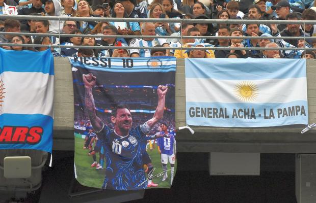 Scandal la retragerea lui Leo Messi: „Șobolanule, pleacă!”