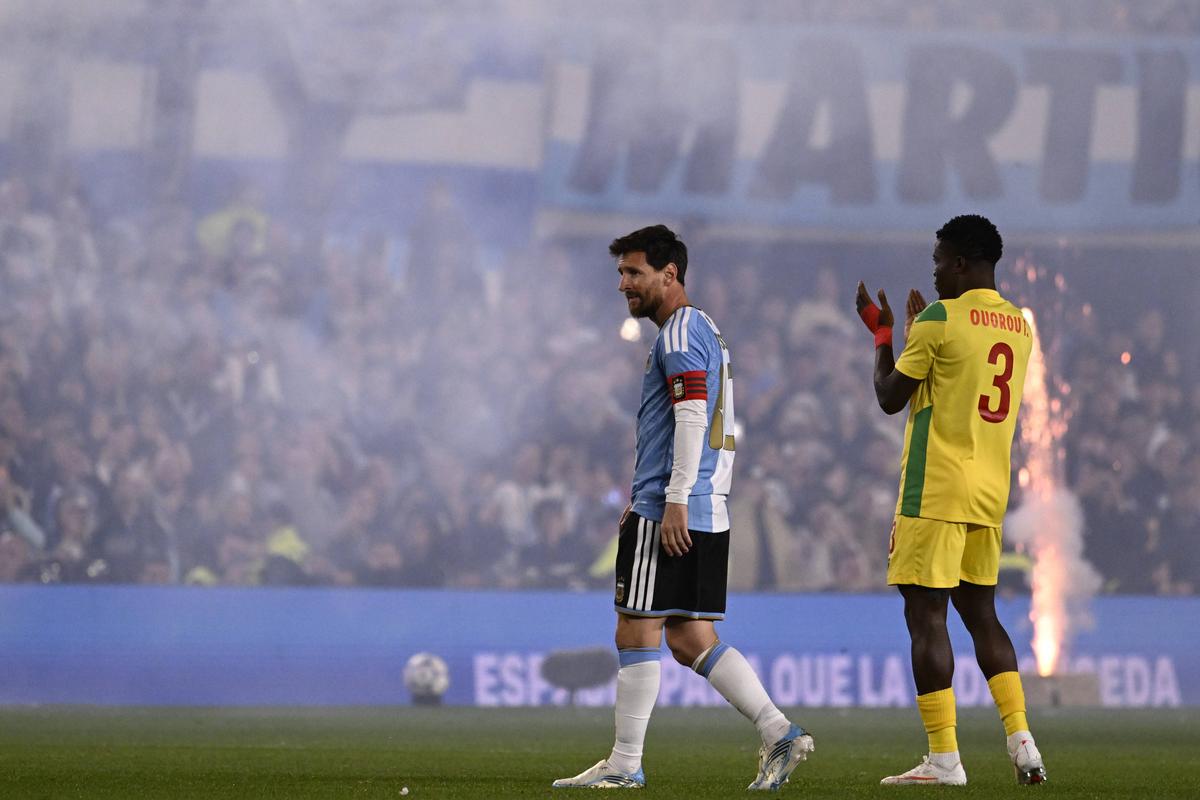 Moment special pentru Messi în minutul 10 al meciului Argentina - Benin