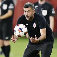 Baciu l-a jignit în direct