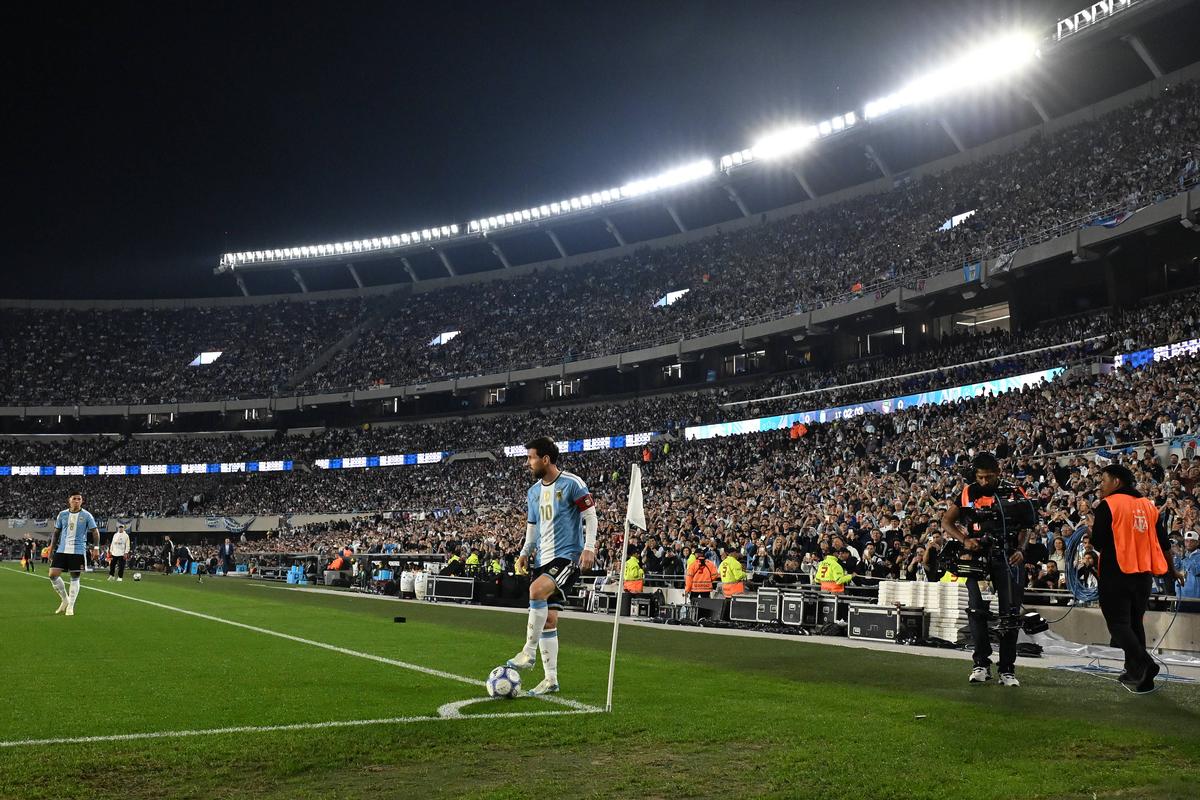 AD10S! Messi, pentru ultima dată » Și-a luat „la revedere” de la Argentina cu gol și două pase decisive, într-o noapte copleșitoare pe „El Monumental”
