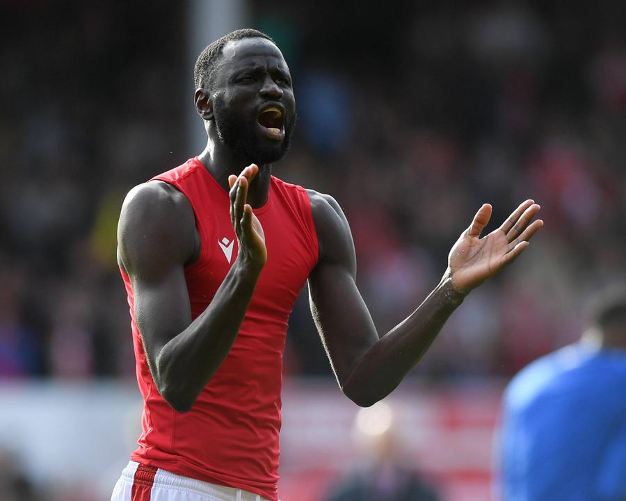 Cheikhou Kouyate // foto: Imago Images Un mijlocaș care a jucat în Premier League a avut probleme cardiace, dar a semnat pe propria răspundere