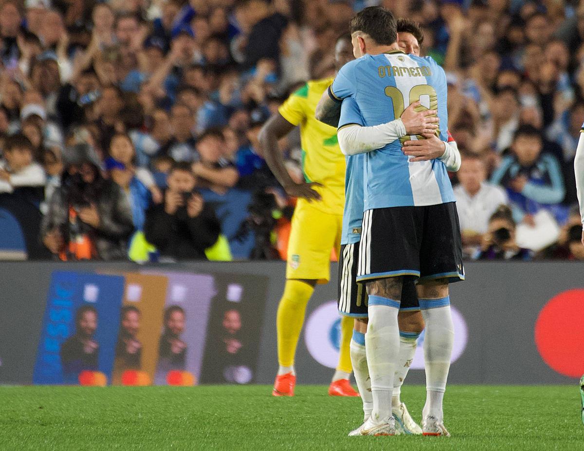 Superliga, reprezentată la retragerea lui Messi » Un jucător din campionatul nostru și un fost petrolist au evoluat pe „El Monumental”