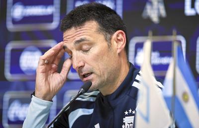 Lionel Scaloni, copleșit de emoții la retragerea lui Messi: „Nu mi-am imaginat niciodată”