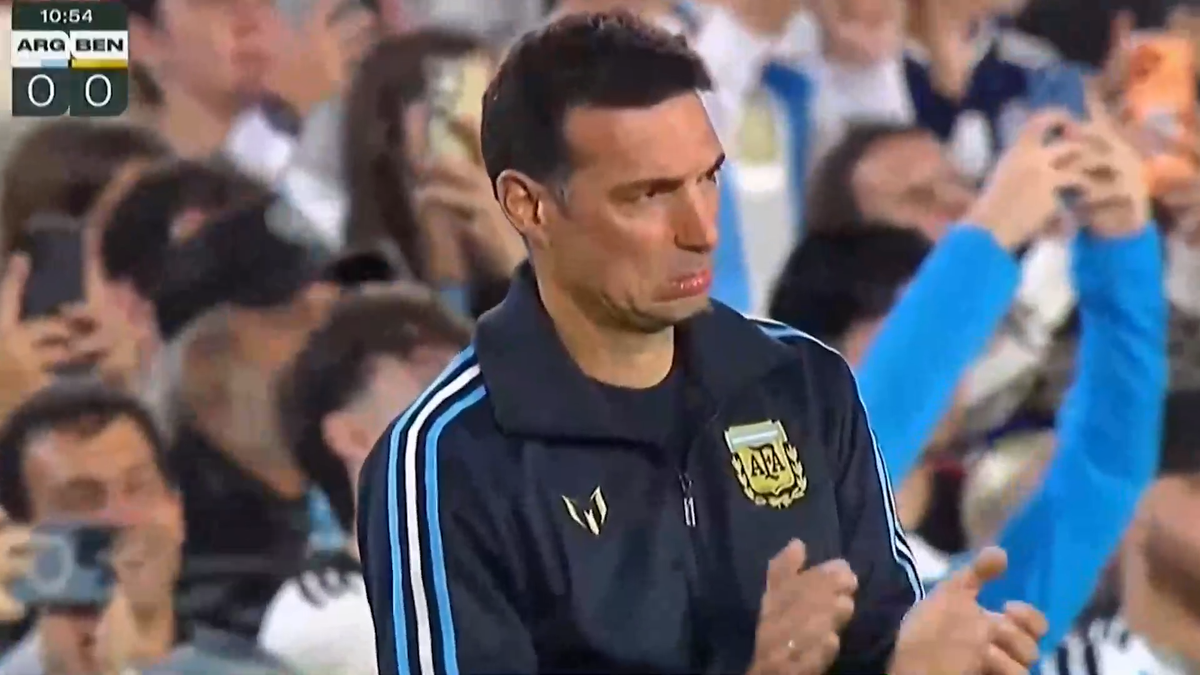 Moment special pentru Messi în minutul 10 al meciului Argentina - Benin