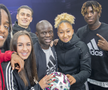 VIDEO+FOTO Imagini spectaculoase de la lansarea „Uniforia”, mingea oficială EURO 2020 » Kepa, Kante și Batshuayi au jonglat cu balonul + Pe minge scrie „Bucharest”