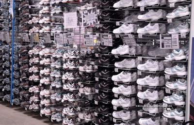 Suma impresionantă: cât cheltuie românii anual pe echipamente sportive, biciclete și pantofi de sport! Cine sunt cei mai mari retaileri