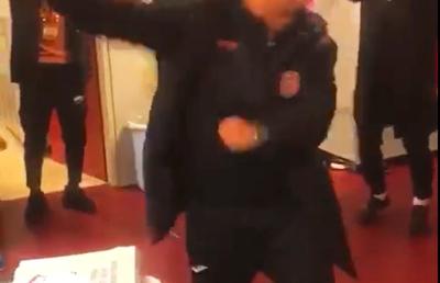 CFR CLUJ - RENNES 1-0 // VIDEO Una zice, alta face :D » Dan Petrescu, dezlănțuit în vestiar după meciul de 570.000 de euro