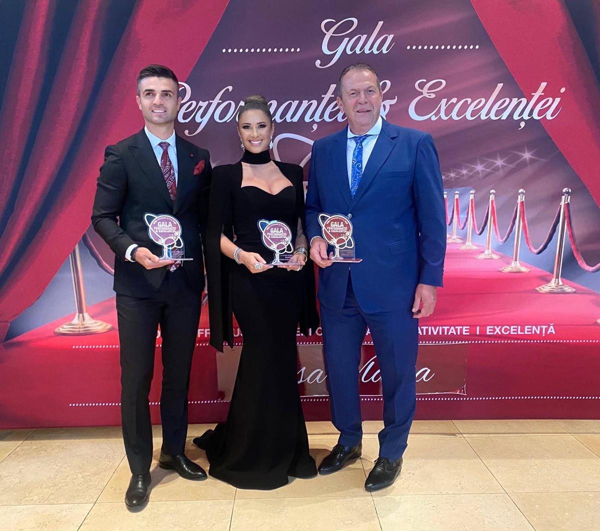 FOTO Anamaria Prodan s-a pozat cu un star din Liga 1, chiar în seara de Revelion: „Cel mai bun! E și frumușel”