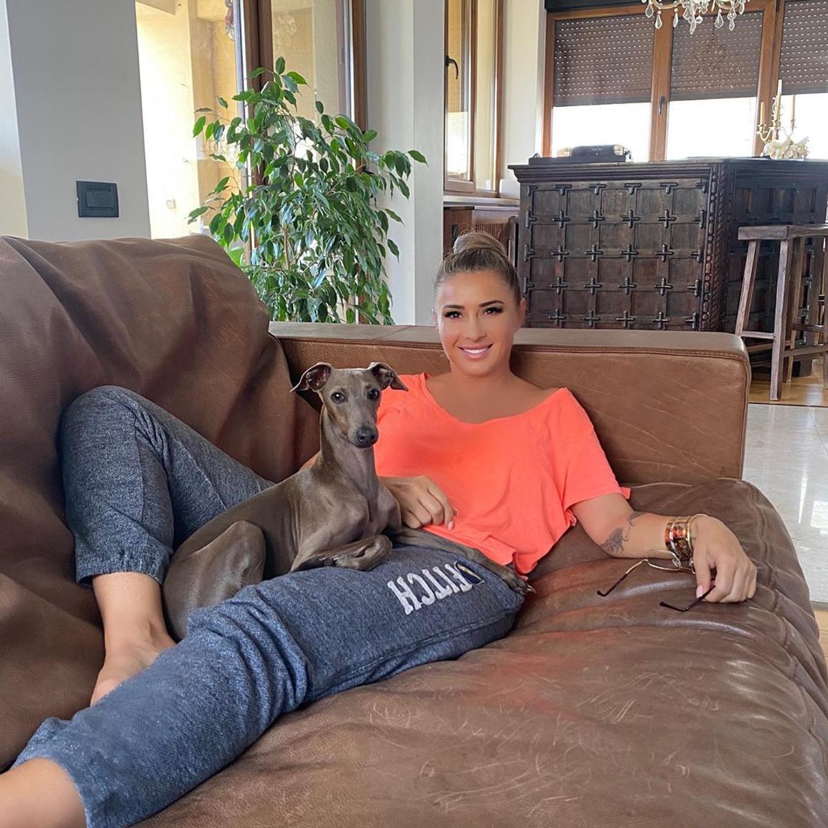 FOTO Anamaria Prodan s-a pozat cu un star din Liga 1, chiar în seara de Revelion: „Cel mai bun! E și frumușel”