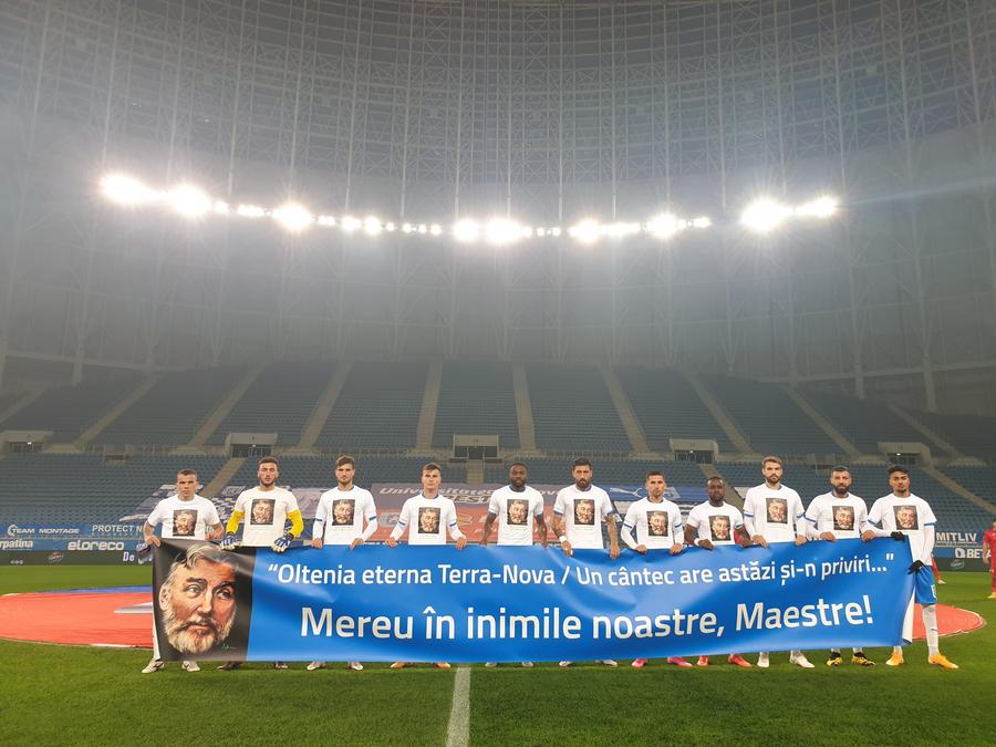 FOTO: facebook.com/UCVOficial/ FOTO Cu ce tricouri au intrat azi pe teren jucătorii lui FC U Craiova, la primul meci după ce Mititelu a ajuns după gratii