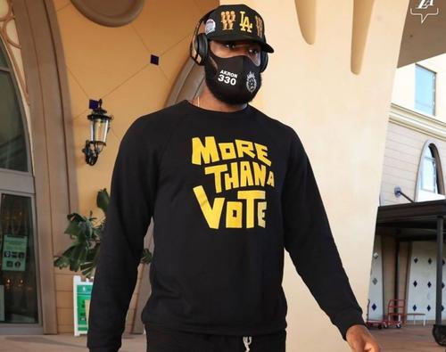 LeBron James, baschetbalistul lui LA Lakers, a simțit gustul victoriei și a lansat o serie de ironii la adresa lui Donald Trump. Cei doi au avut mai multe schimburi dure de replici în ultimii ani.