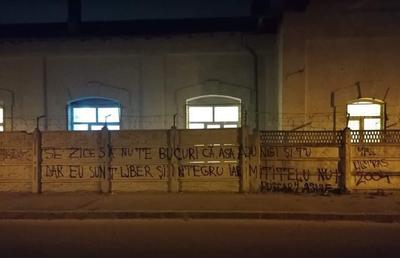 FOTO Mesaj împotriva lui Adrian Mititelu pe străzile din Craiova: „Sunt liber și integru, iar el nu” » Nu e opera fanilor rivalei CS Universitatea
