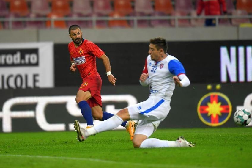 Vali Crețu (roșu), în FCSB - FC Botoșani 4-1