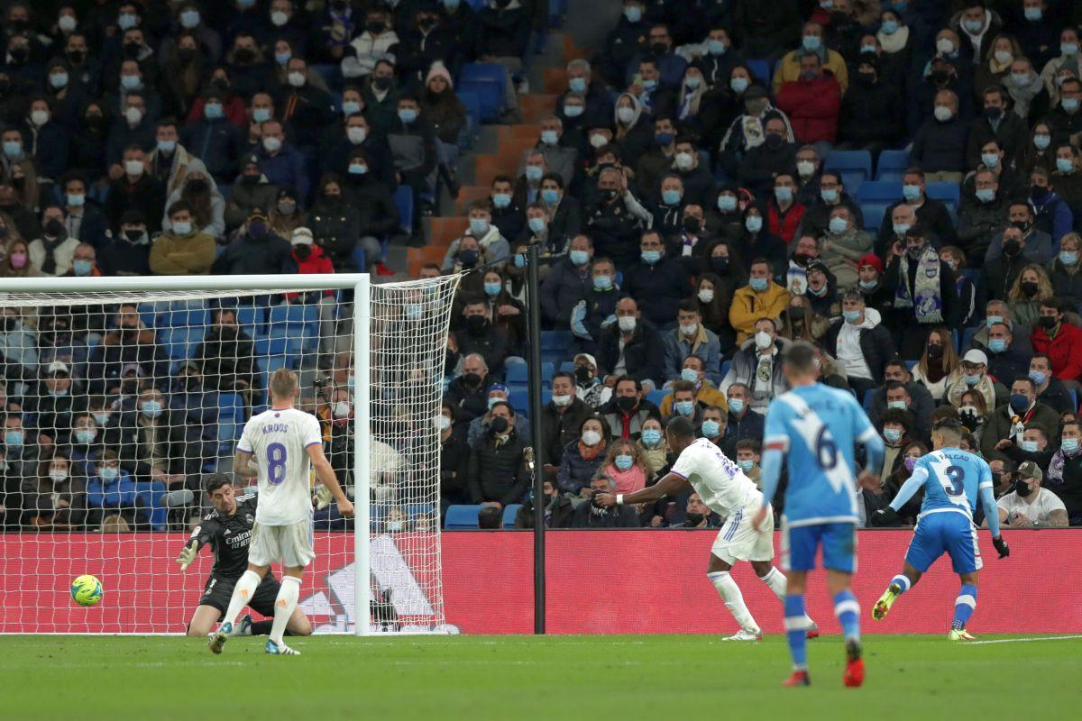Real Madrid - Rayo Vallecano 2-1. „Galacticii” urcă pe primul loc în La Liga!