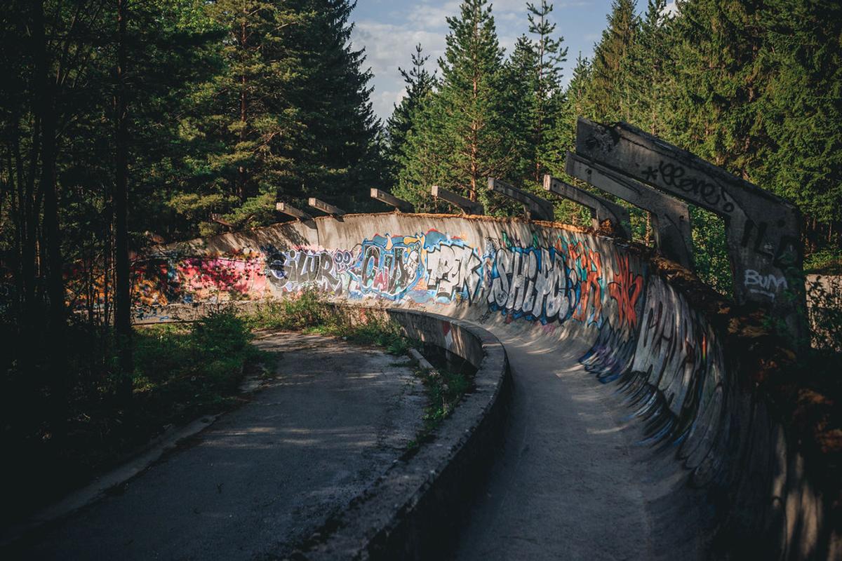 Stadioane și baze sportive din întreaga lume abandonate