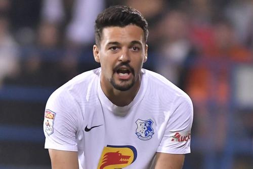 Farul a învins-o pe CS Universitatea Craiova, scor 1-0, în runda #15 din Liga 1. Adrian Petre (23 de ani), atacantul dobrogenilor, a decis jocul de la Ovidiu și a declarat la final că își dorește să fie titular.