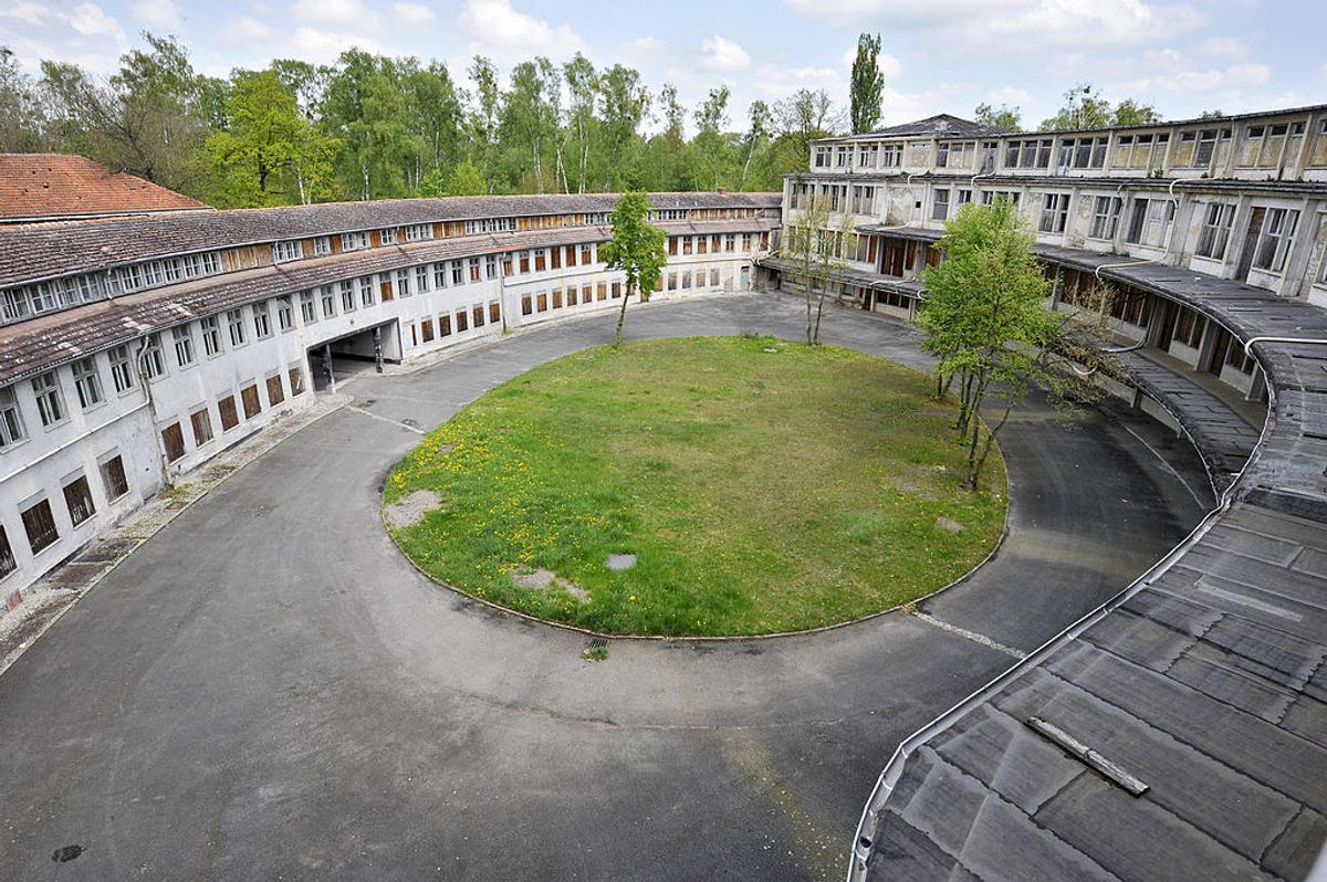 Nu doar în România dispar stadioane » Cum arată mai multe mari arene din toate colţurile lumii lăsate de izbelişte