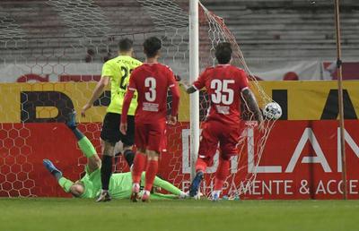 Dinamo, „tocată” în direct: „Jucătorii sunt resemnați, de parcă ar fi retrogradat deja”