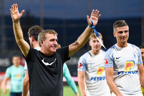 Desemnat „Antrenorul lunii octombrie” în Ancheta GSP, Gheorghe Hagi (57 de ani) visează cu ochii deschiși la un nou titlu de campioană a României cu Farul, având o singură înfrângere după 17 etape