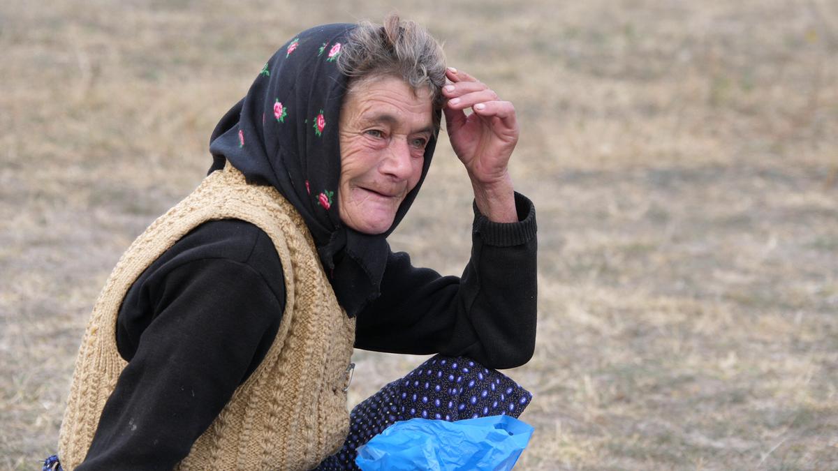 Cum se joacă un meci în județeana din Călărași? De la baros la fotbal, cu o vizită prin cimitir! „Sunteți nebuni? Îi luăm tare, îi punem pe calea ferată!”