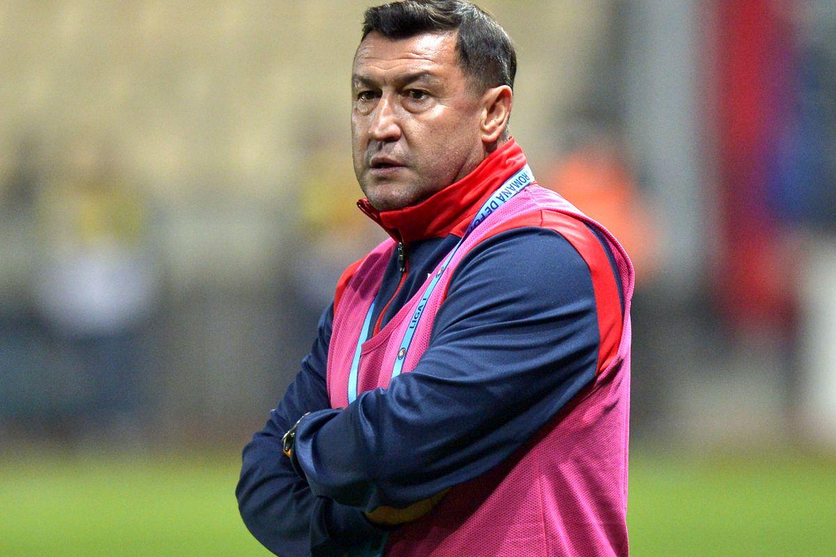 Viorel Moldovan sancționează „boemia” Rapidului: „Jucătorii au intrat pe vârful degetelor! Mijlocul are o problemă, nu e creativ” + Supărat pe decizia FCSB: „De ce nu urcă fanii pe acoperiș?!”
