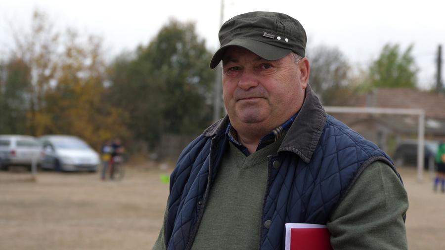 Cum se joacă un meci în județeana din Călărași? De la baros la fotbal, cu o vizită prin cimitir! „Sunteți nebuni? Îi luăm tare, îi punem pe calea ferată!”