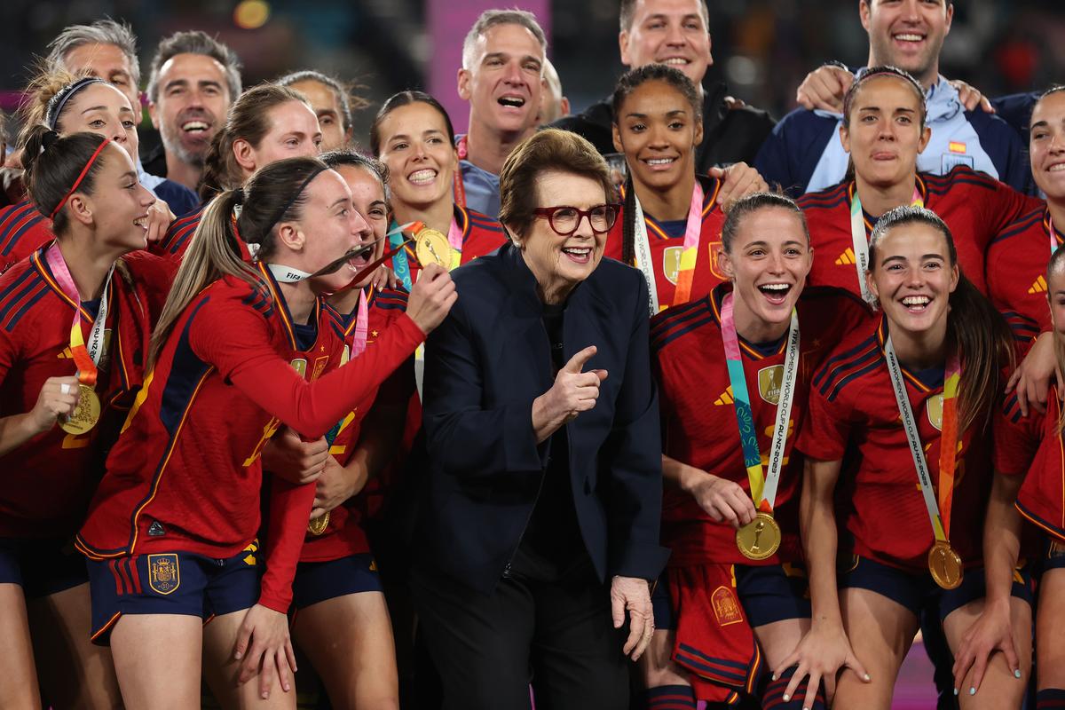 Joacă tenis incredibil la aproape 80 de ani » Billie-Jean King a uimit pe toată lumea